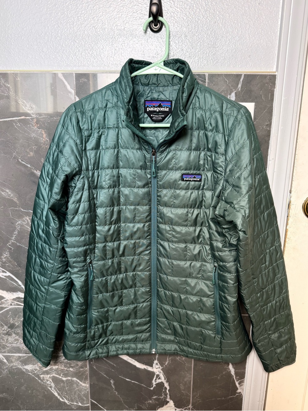 Patagonia nano puff jacket